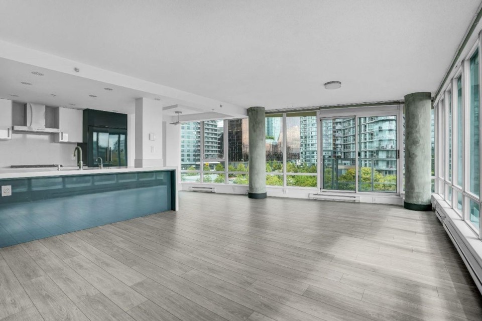 Photo 4 at 606 - 980 Cooperage Way, Yaletown, Vancouver West